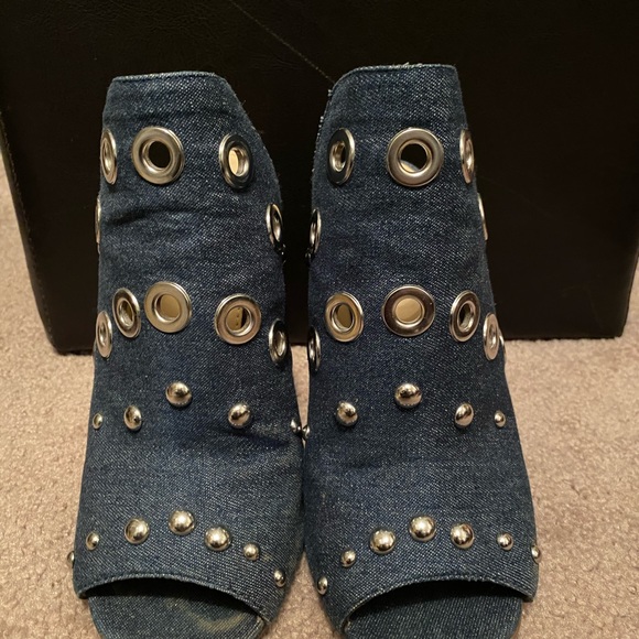 Sandals as 5.5, boots sz 6 - Picture 1 of 8